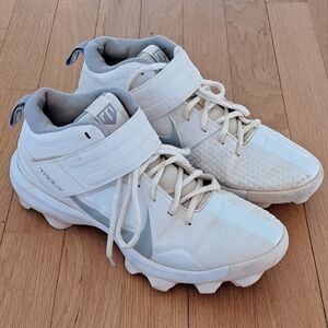 NIKE trout baseball cleats